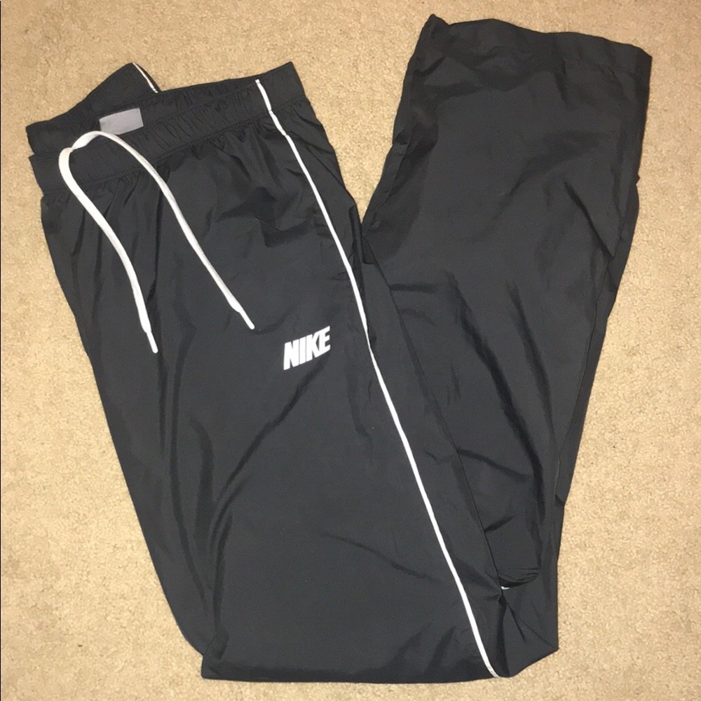 Small Women’s Nike Polyester Sweatpants